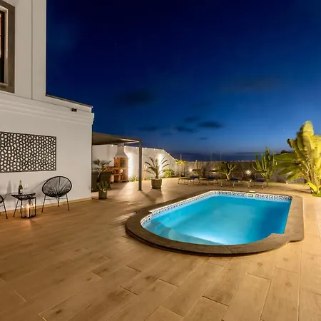 - Heated Pool, Aircon Πλάγια Μπλάνκα
