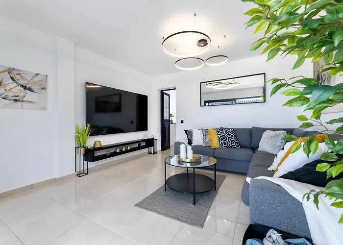 - Heated Pool, Aircon فيلة *